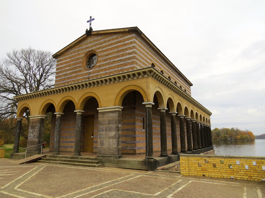 Heilandskirche am Wasser in Sacrow bei Potsdam